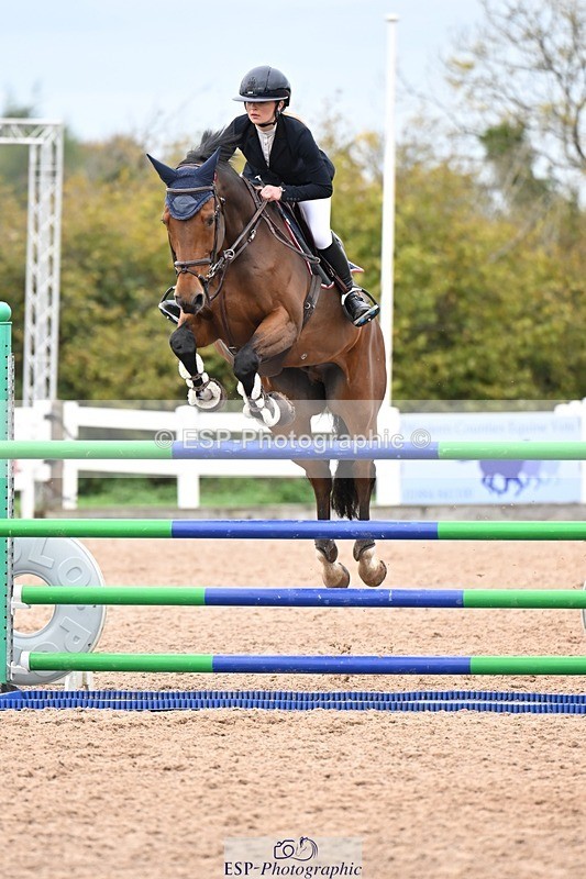 251022-143112-00671 - Cls 6 Snr Foxhunter 1.20m