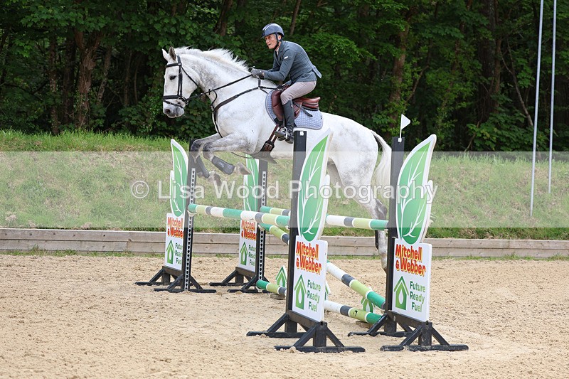 3E7A9500 - Class 8: Senior Newcomers/1.10m open