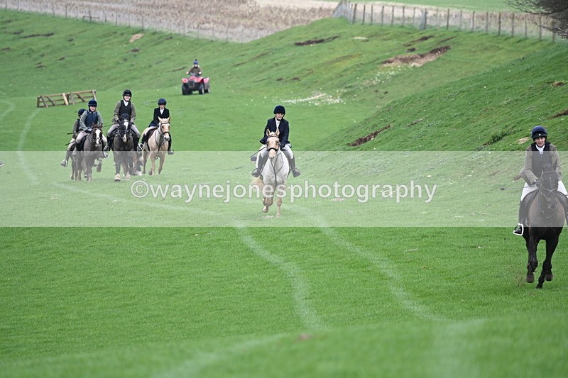 WJ6_9263 - Line Three