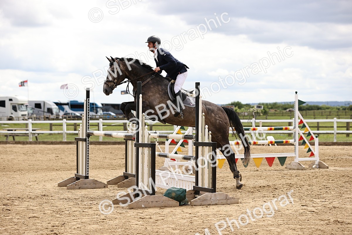 SBM_003196 - Class 11 - Senior Newcomers - 1.10m