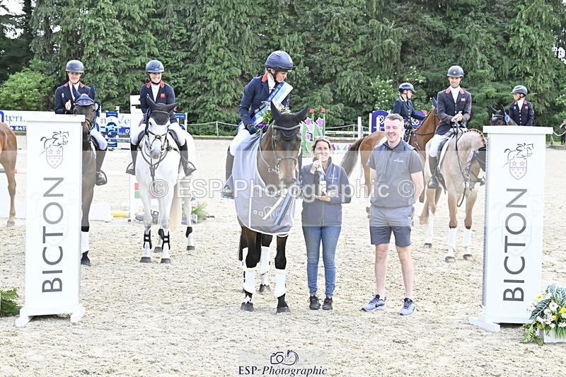 250525A-161237-18538 - Presentations Section C CCI 2 Star Long