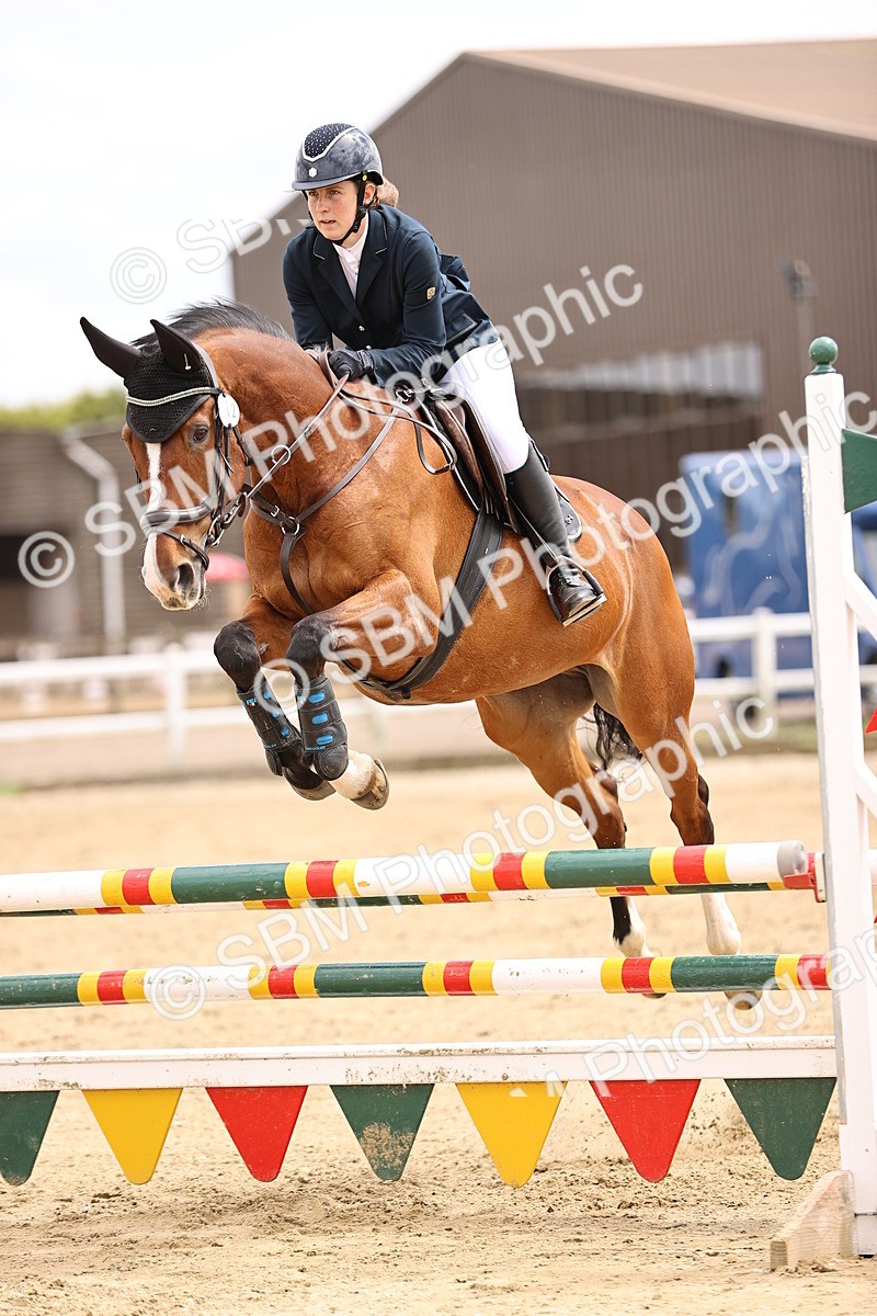 SBM_000367 - Class 4 - 1m showjumping