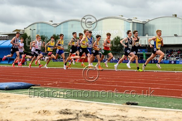 Age25SAT-915219 - Track Male