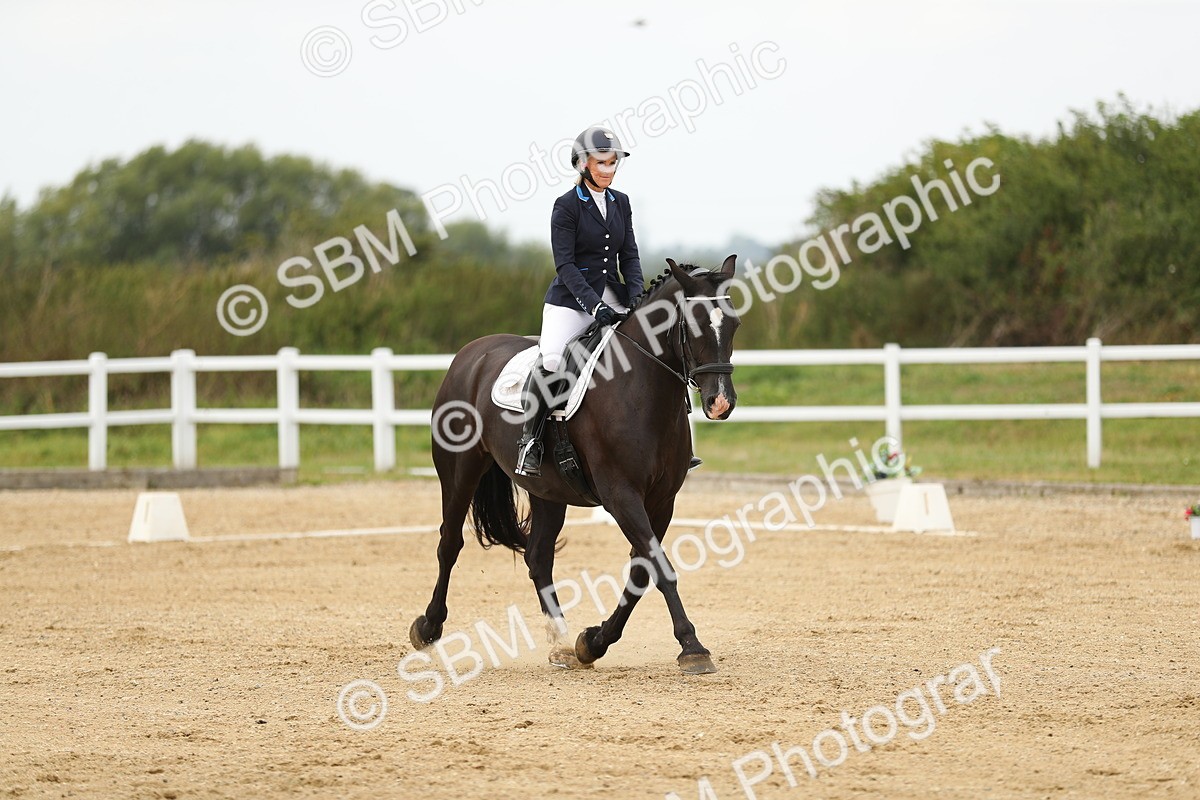 SBM_017733 - Class 14 - Novice 23 - 13.52-14.55