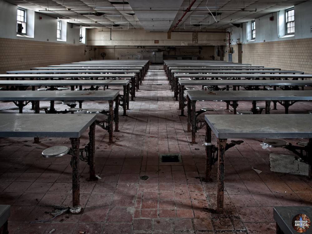 Essex County Jail Annex (Caldwell, NJ) | Cafeteria - Essex County Jail Annex