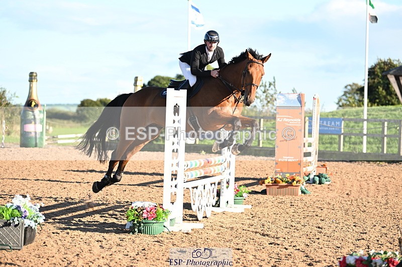 240912A-174117-02577 - Cls 7 Snr 90cm Open Speed Derby