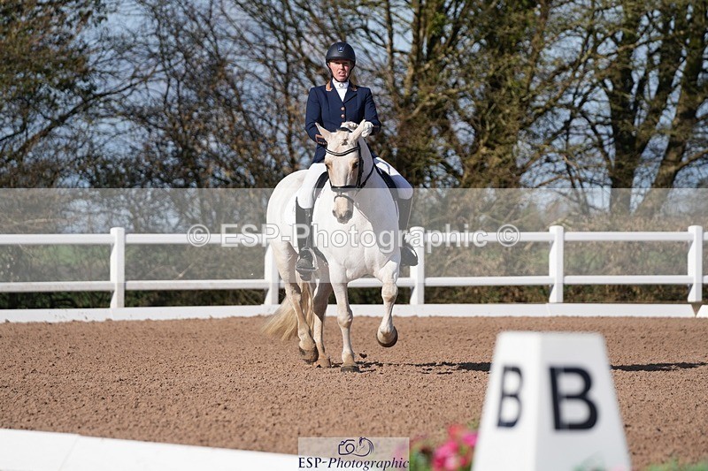 260214-113629-03697 - 025-Louisa.Julie.Brend