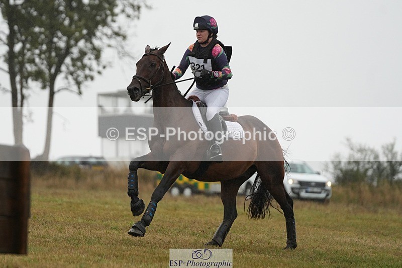 250830-152516-04028 - F-275-Eliza.Weekes