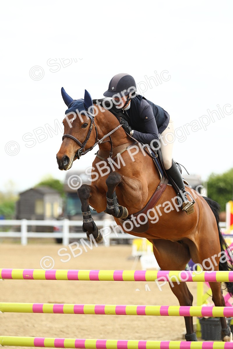 SBM_001098 - Class 4 - Senior Newcomers 1.10m