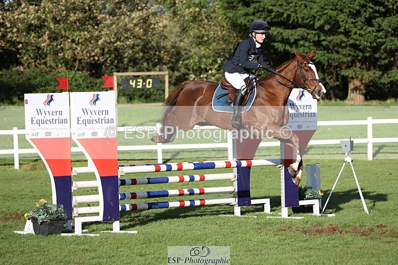 231022-155640-30025 - 564-JANA.DE.CAVAIGNAC-Rosie.Kendall-TrotUp+SJ