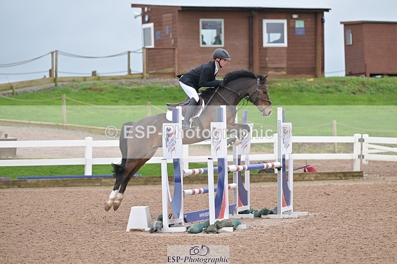 251116-120108-01299 - Cls 6 Pony Newcomers and 1m Open