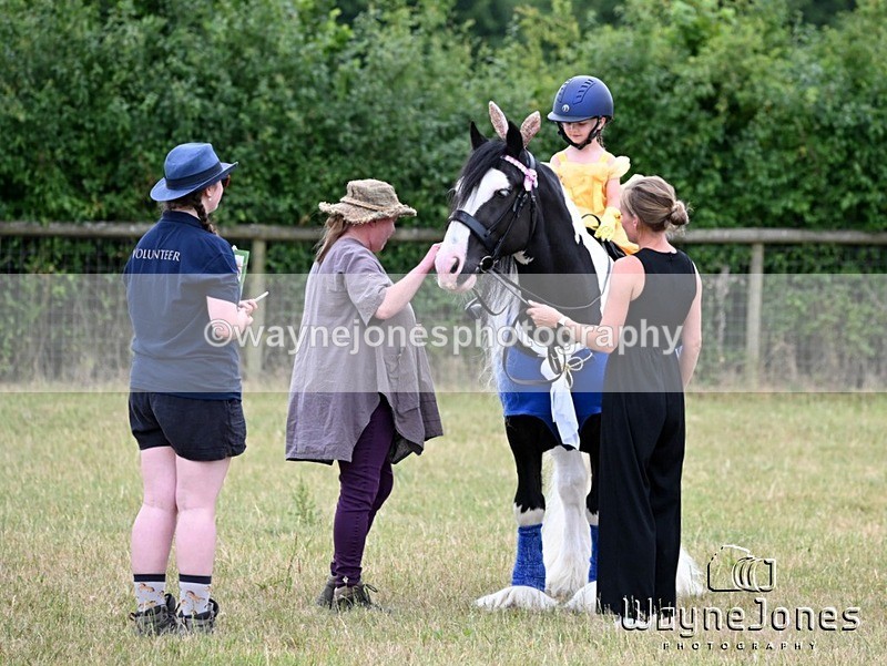 WJ6_8217 - Nancy & Churchill's first Show 22-06-25