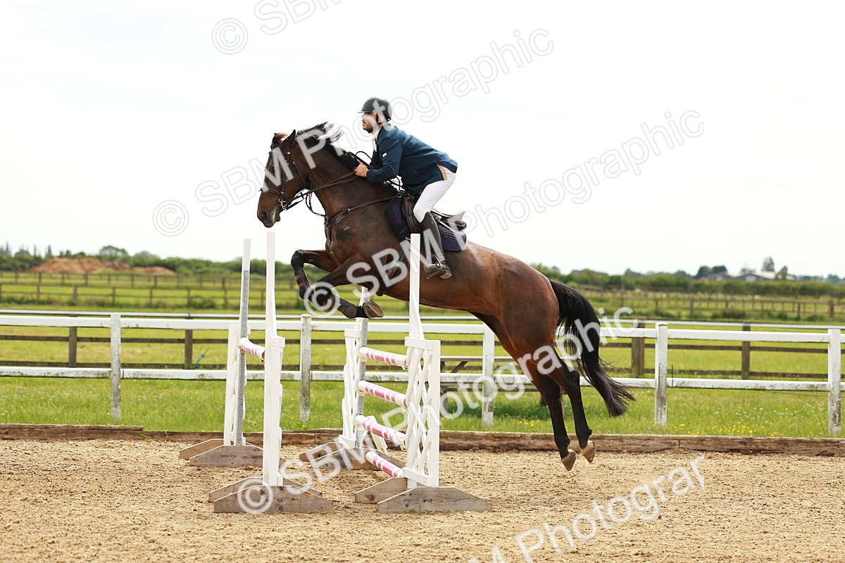SBM_002266 - Class 4 - Senior Newcomers - 1.10m