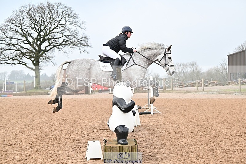 250122-142107-00617 - Cls 6 Foxhunter and 1.20m