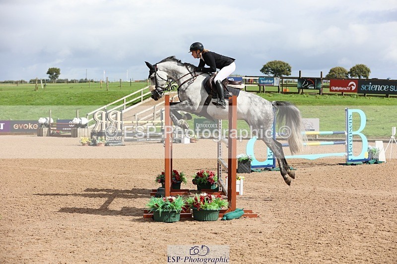 250911-122206-01429 - Cls 3 Snr Foxhunter