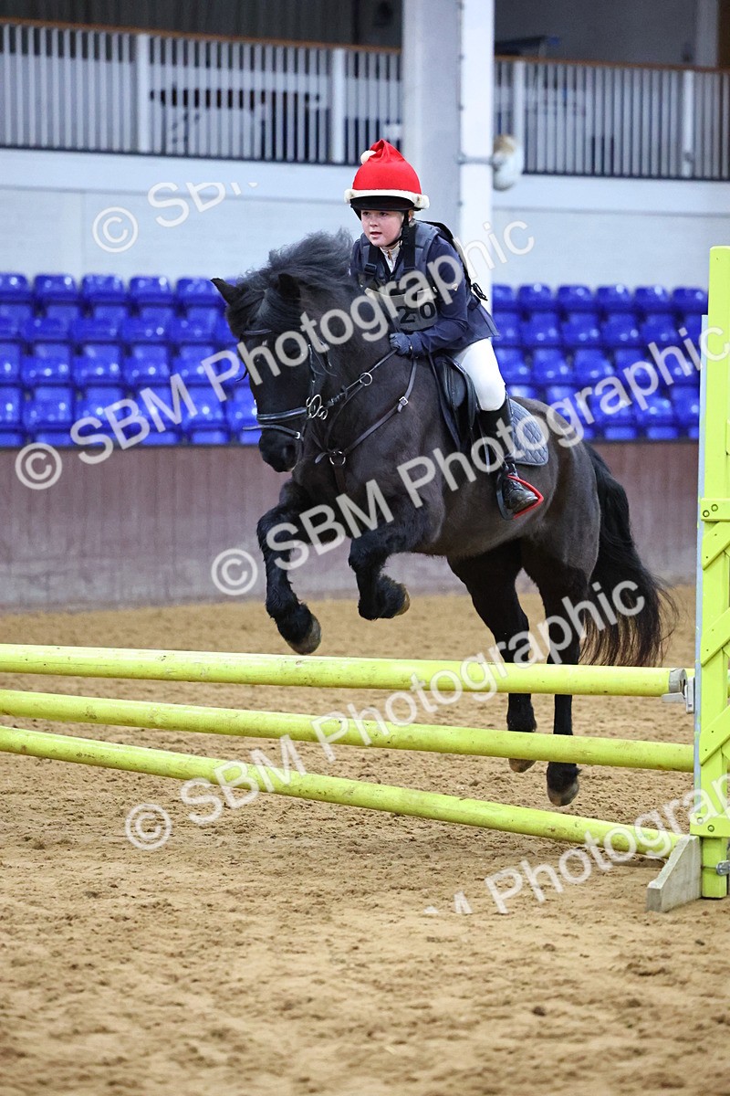 SBM_001723 - Class 4 - Festive Fences - 70cm