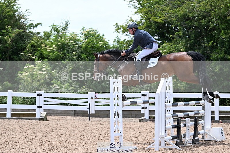 240619A-140618-00400 - Cls 4 Snr Newcomers and 1.10m Open