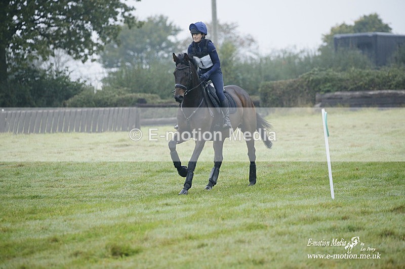 WWHT 171021 0008 - Novice Restricted (0.80m)  17/10/21