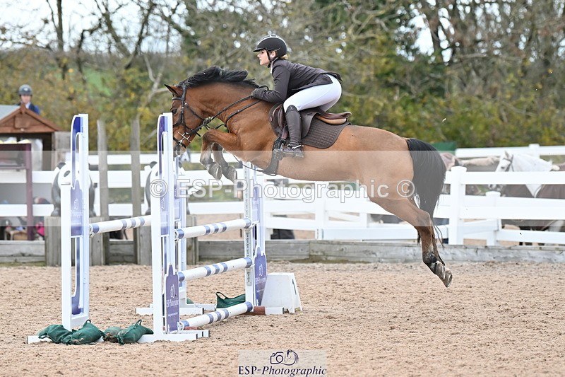 231119A-112336-05393 - Sun Cls 5 Newcomers & 1m Open