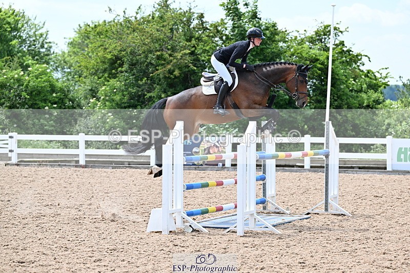 240605A-141611-00682 - Cls 4 Newcomers and 1.10m Open