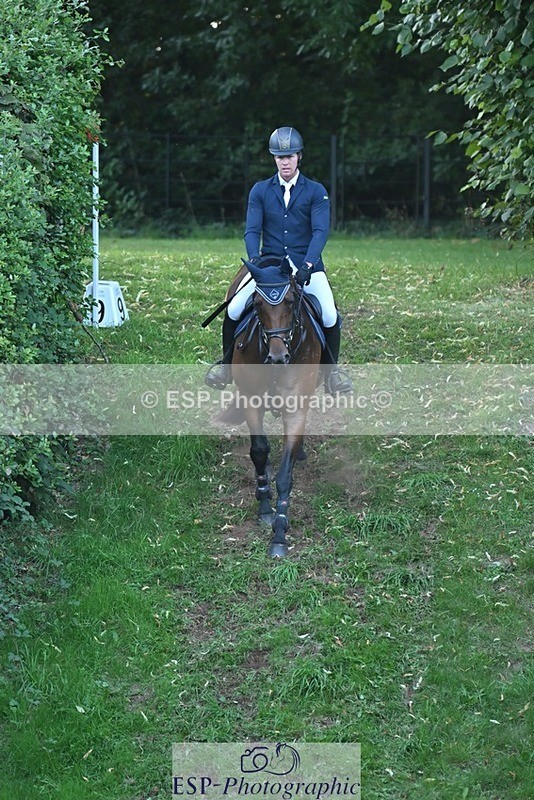 230909-185354-08170 - Cls 14 Snr 1m Derby