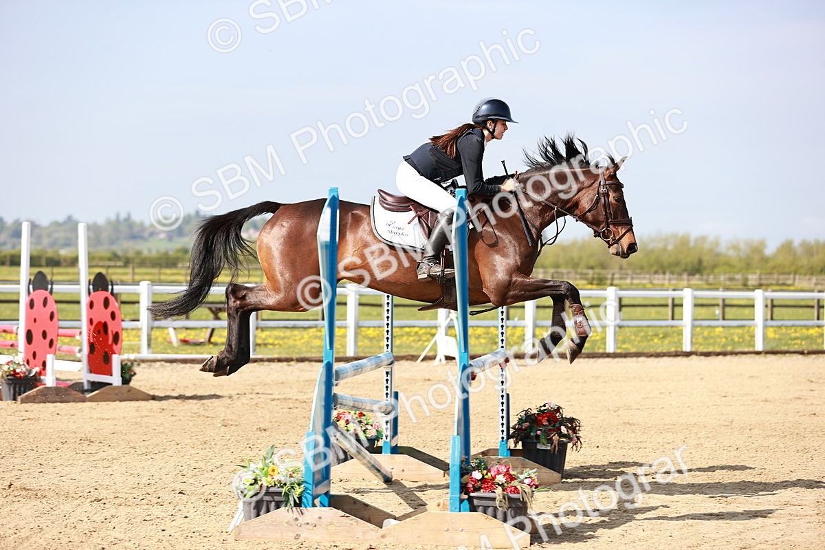  - Class 21 - Senior British Novice - 90cm