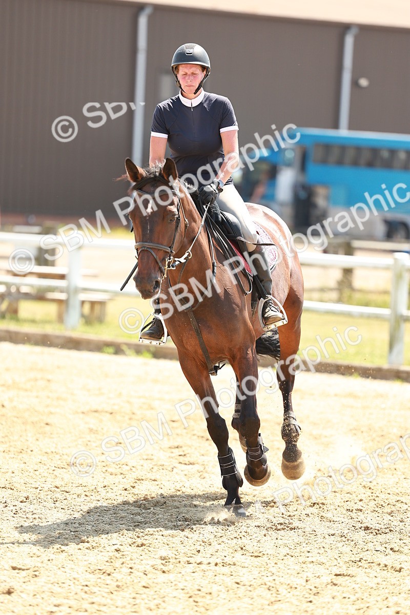 SBM_001727 - Class 4 - Senior Newcomers - 1.10m