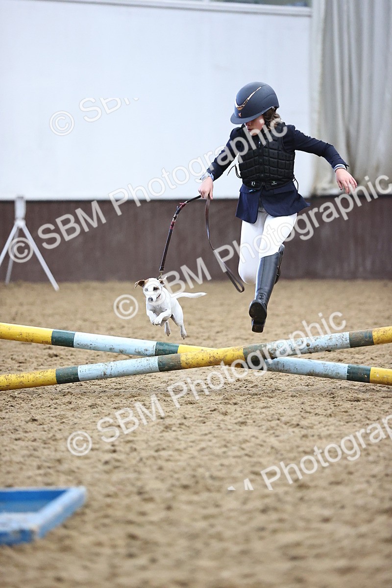 SBM_001571 - Class 3 - Horse & Hound 60cm