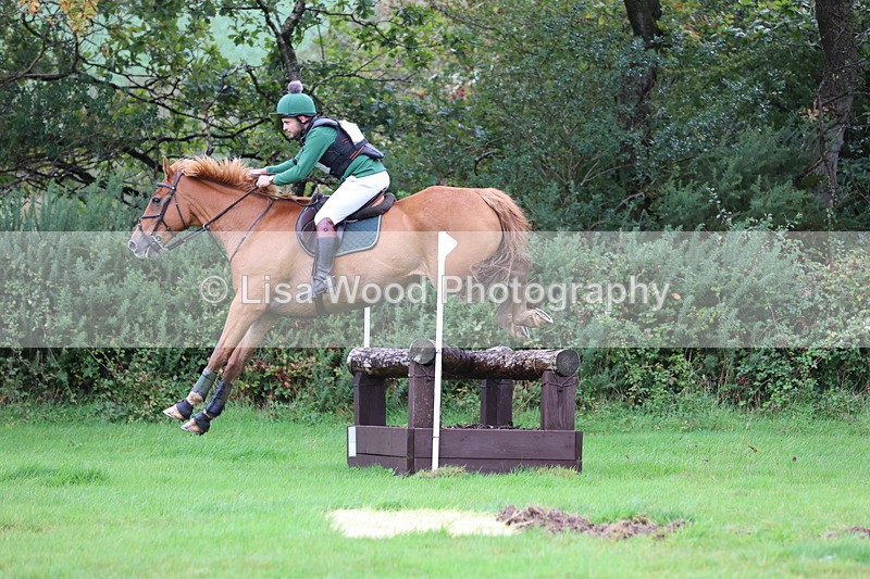 JPP_5516 - Class 6: 90cm +: Crossed Logs