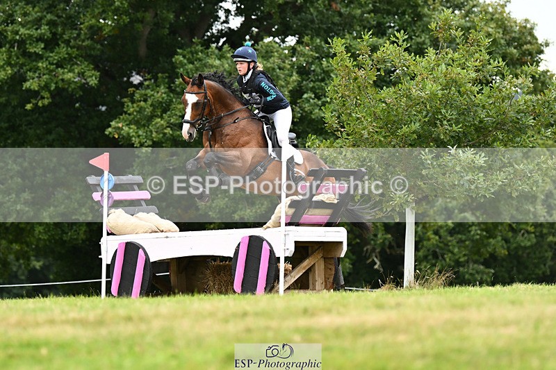 240825X-163545-37306 - 80cm XC 16.30 to 17.30