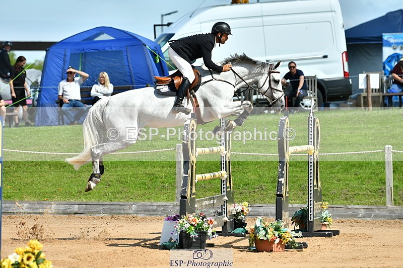 230720A-105010-01987 - Cls 5, 2 Star Medium 1.35m