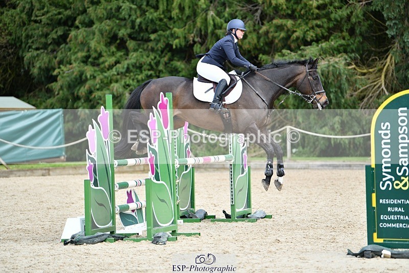 240324-123111-02571 - Cls 9 Snr 1.05m Open