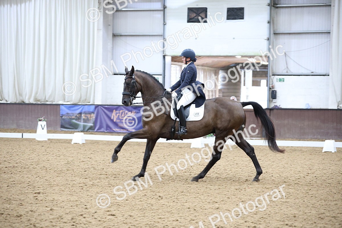 SBM_004721 - Class 9 - FEI Inter 1 Gold - 16.59-17.47
