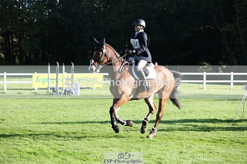 231022-094255-24066 - 637-JOIE.DE.TOURLIDA-Bronia.Hill-TrotUp+SJ