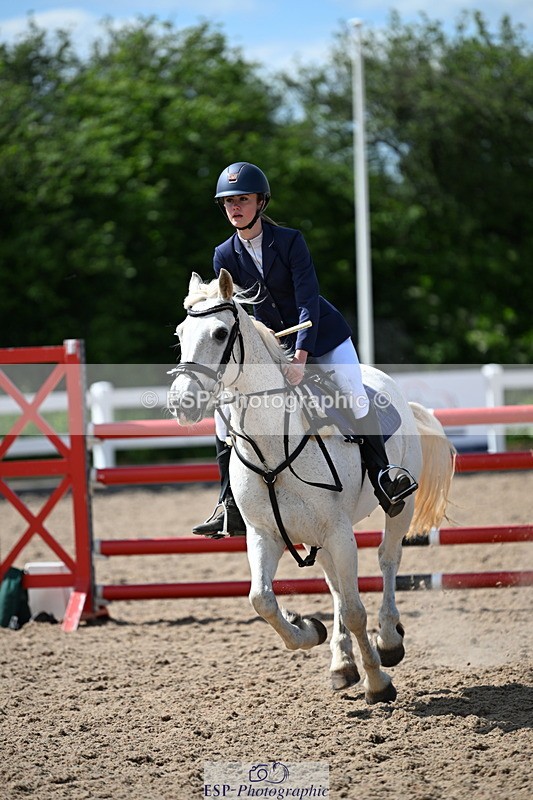240608A-154920-01695 - Cls 12 Pony Foxhunter and 1.10m Open