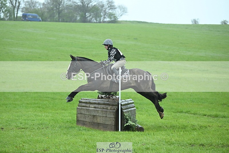 250418-142333-04973 - 216-Kt.English-Baillie-CRISTAKELL.MR..DOUGAL