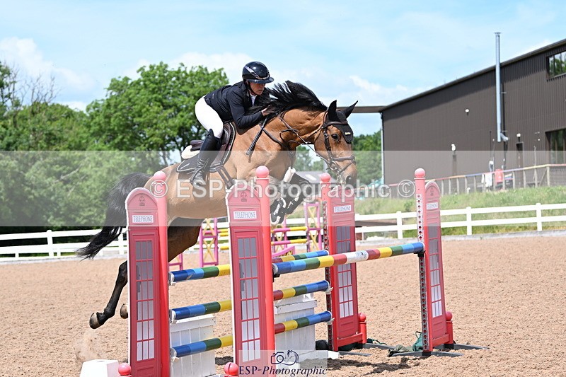 240619A-142558-00589 - Cls 4 Snr Newcomers and 1.10m Open