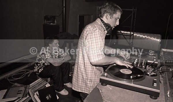 17 prime-cuts  peter parker - Crossed Wires @ planet k manchester 24.03.00