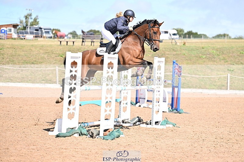 250827B-131650-00513 - Cls 4 Snr Newcomers 1.10m