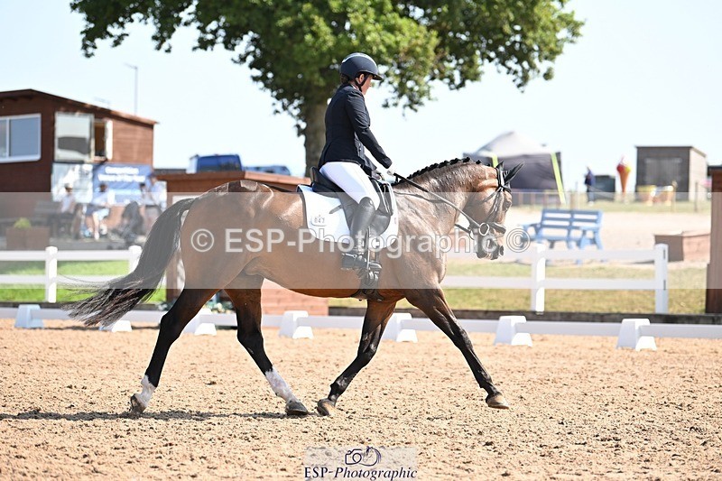 250816-104954-03462 - 047-Hannah.RogersWoodendfarm.Viva