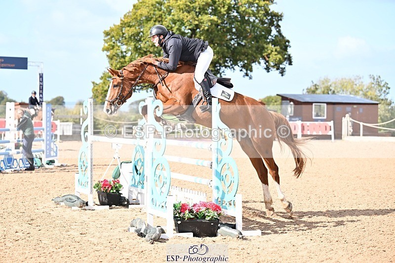 251004-125757-02108 - Cls 10 Foxhunter and 1.20m