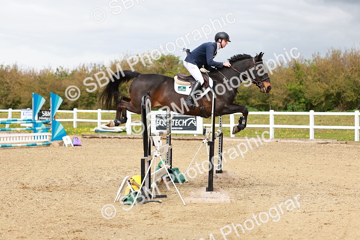 SBM_002441 - Class 10 - Senior Newcomers - 1.10m