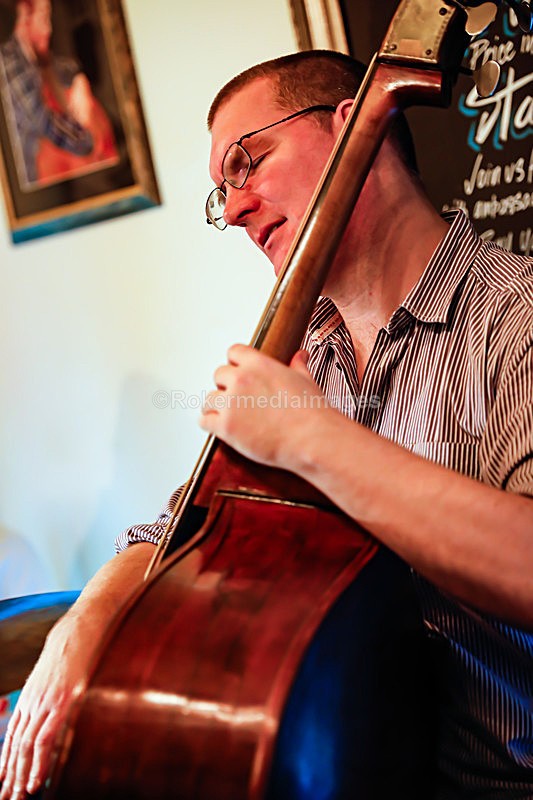  - TOM & SIMON GARDNER PLAY BROTHERS CANDOLI