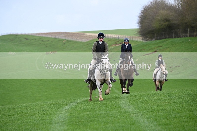 WJ6_9358 - Line Three