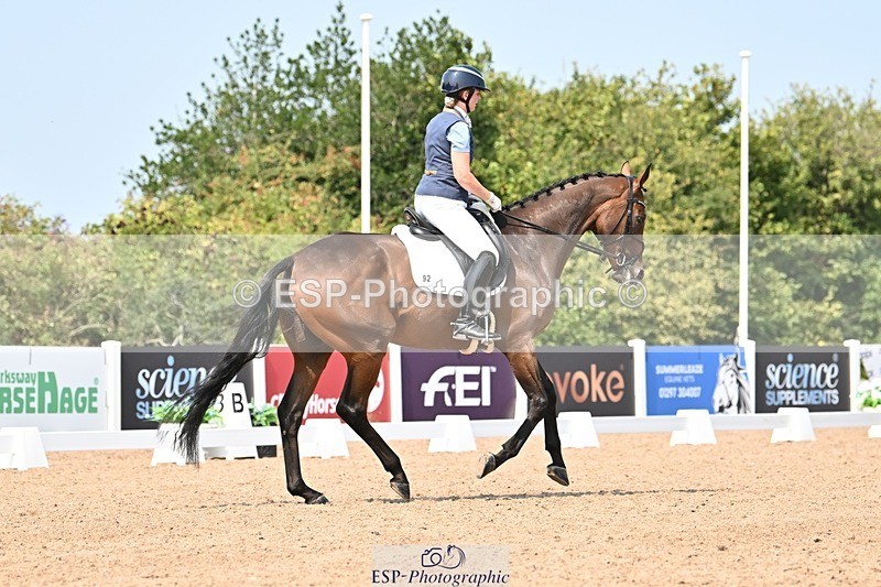 250816-131421-04618 - 092-Nikki.HandHigher.Ground