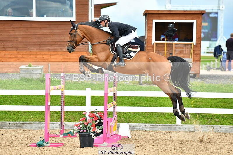 230721A-144322-07061 - Cls 22, 1 Star Gold 1.30m