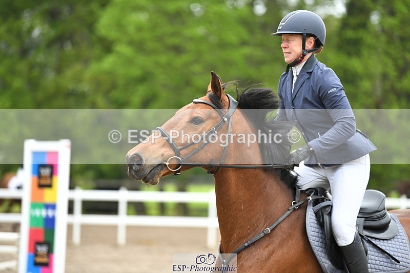 230512-094108-00365 - Cls 10 Snr 85cm Schooling