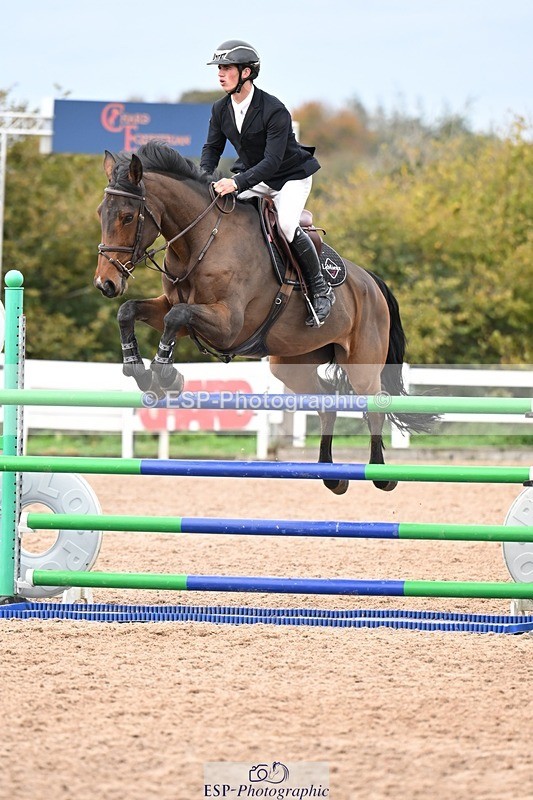 251022-142142-00639 - Cls 6 Snr Foxhunter 1.20m
