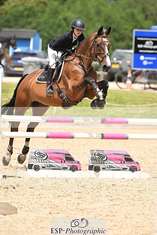 240704-125212-03350 - Cls 7 95cm Amateur Qualifier