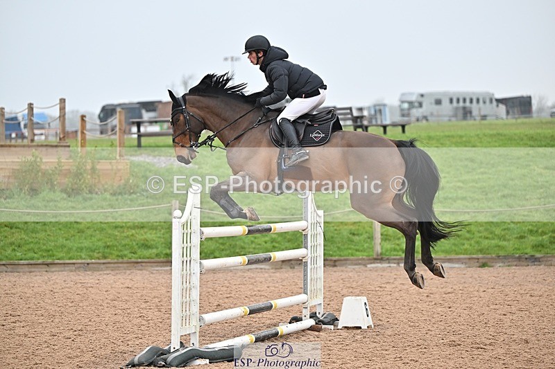 250122-143418-00669 - Cls 6 Foxhunter and 1.20m